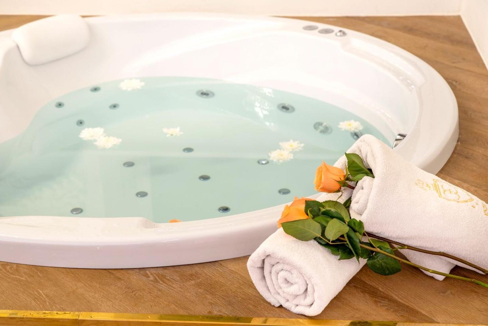 Jacuzzi Royal Suite Boedapest Buitenkant foto